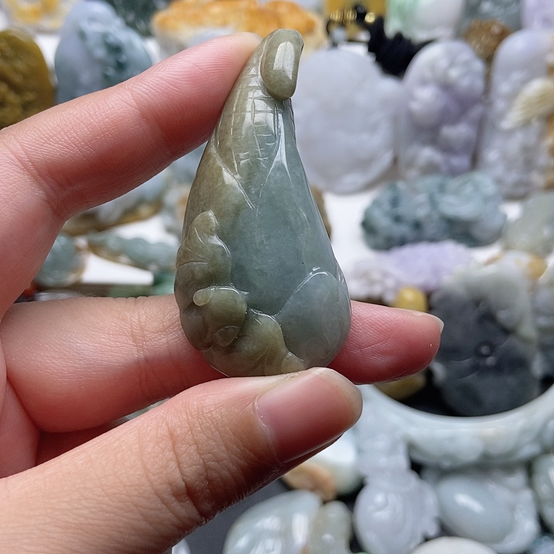 翡翠未镶嵌颈饰翡翠