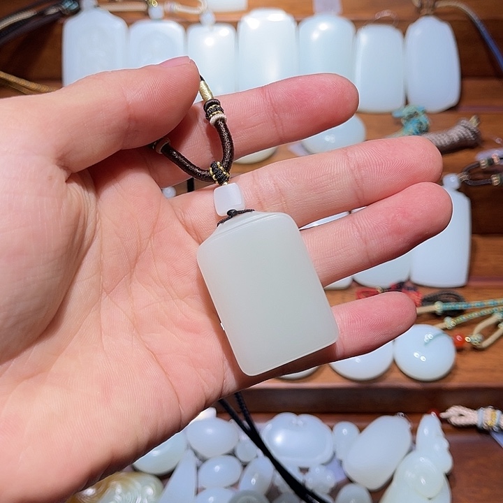 靖***和田玉（糖玉）未镶嵌颈饰