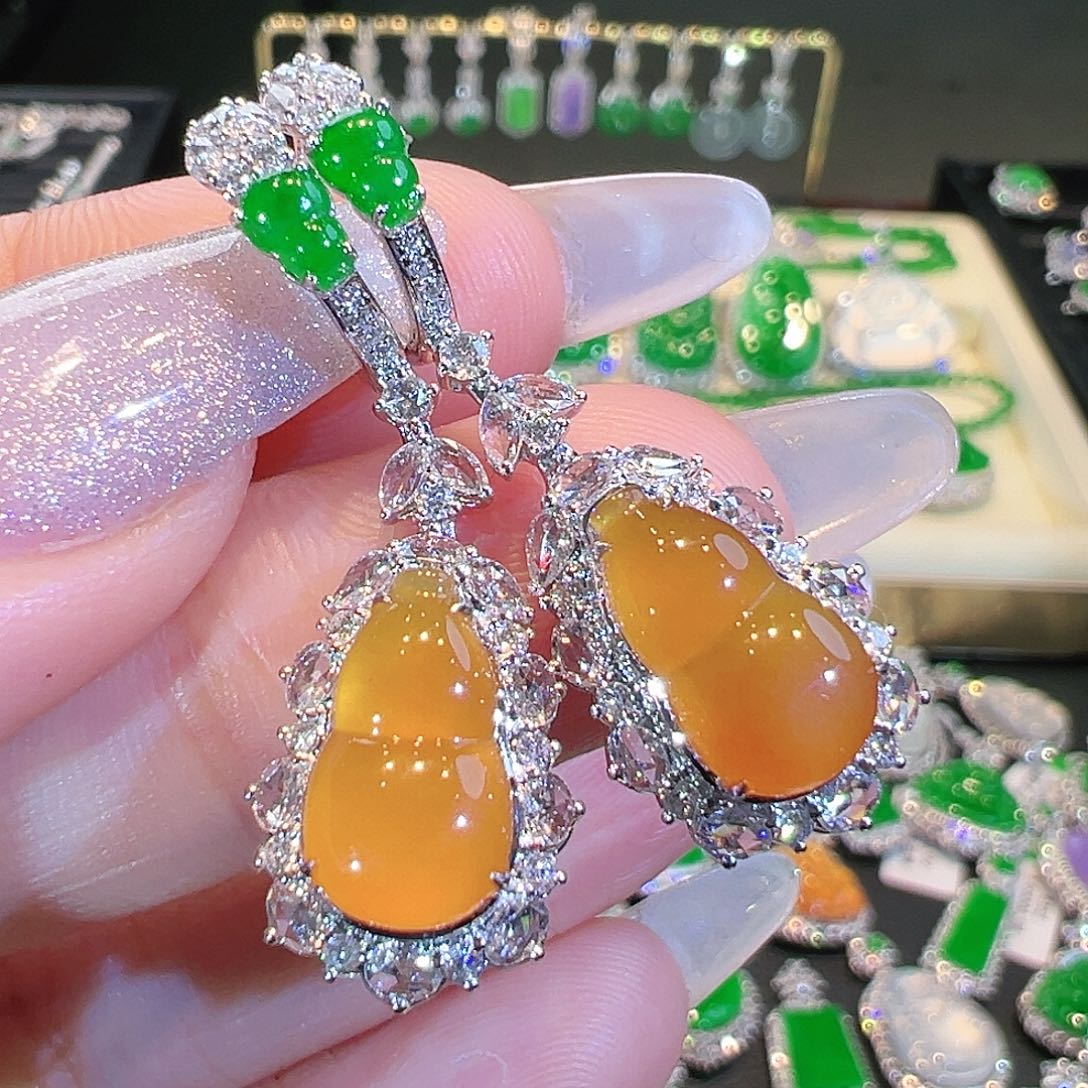 翡翠耳环18K金镶嵌翡翠