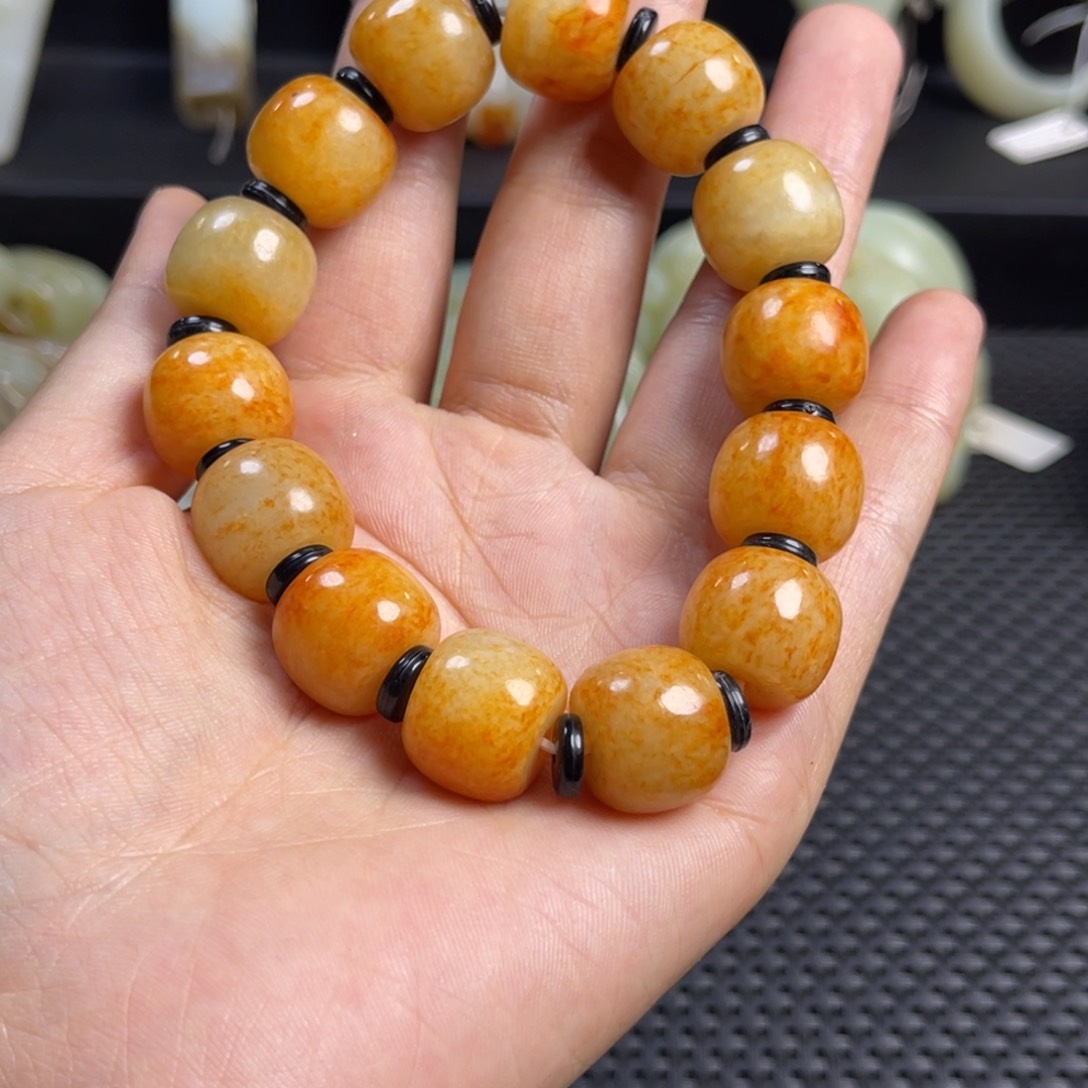 和田玉未镶嵌挂件鉴****）