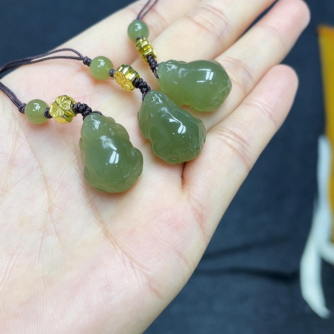 和田玉未镶嵌手镯拍一发一