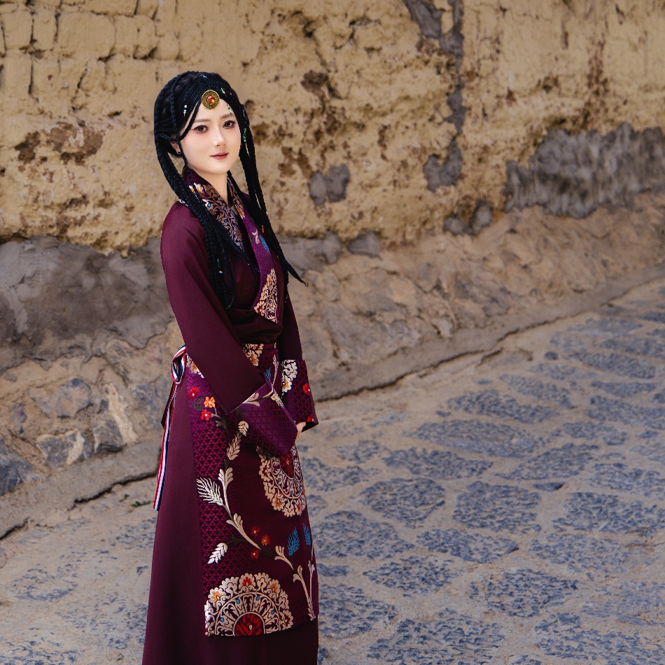 网红藏式民族风显瘦博拉裙带绑典女士藏装气质传统西藏服两件套