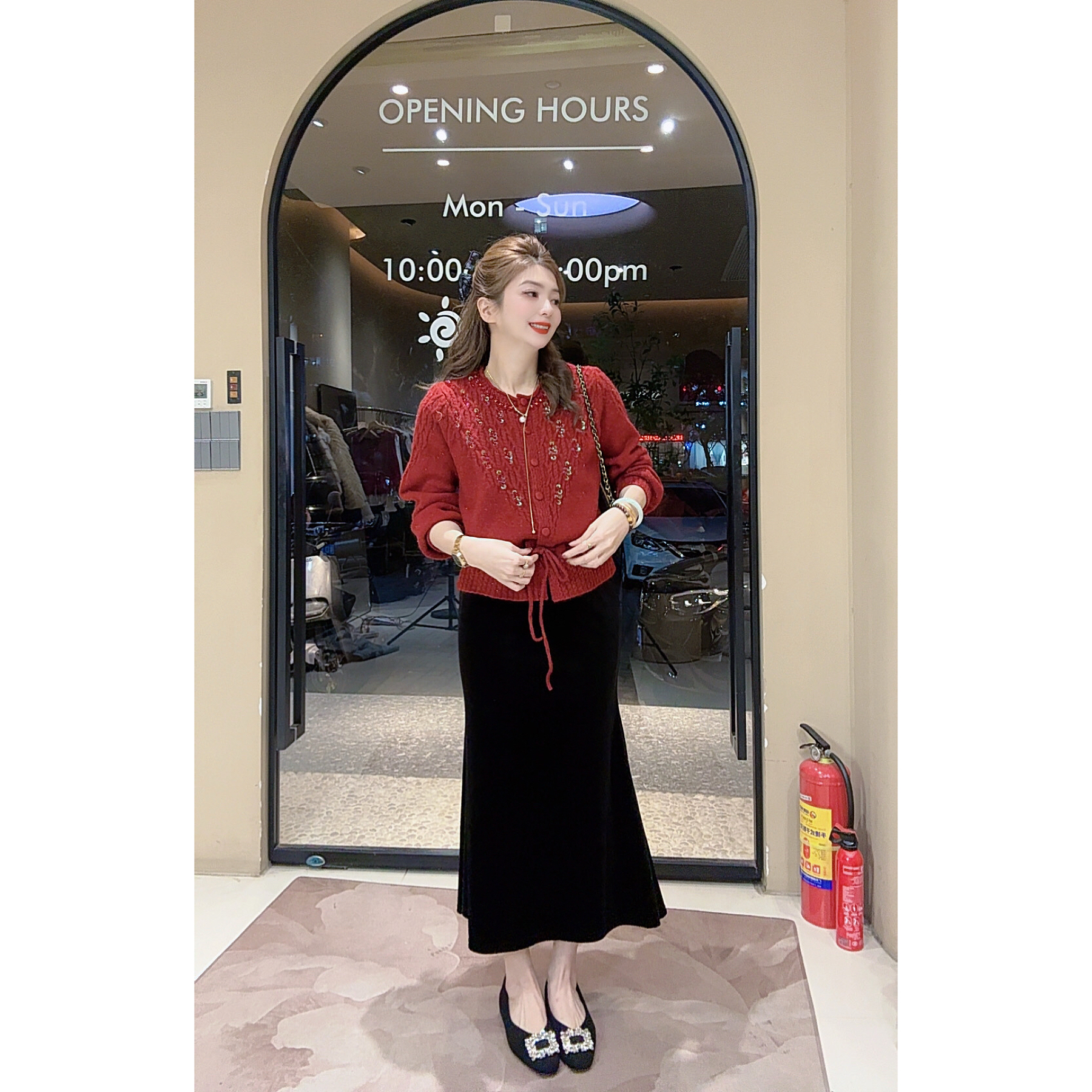 涵儿家 洋气设计感亮片绑带修身毛衫 VS  松紧腰丝绒鱼尾裙-902