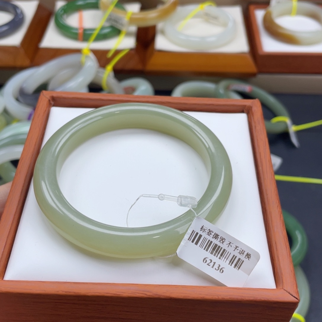 【闪购商品】未镶嵌手镯和田玉链接18。     56.9