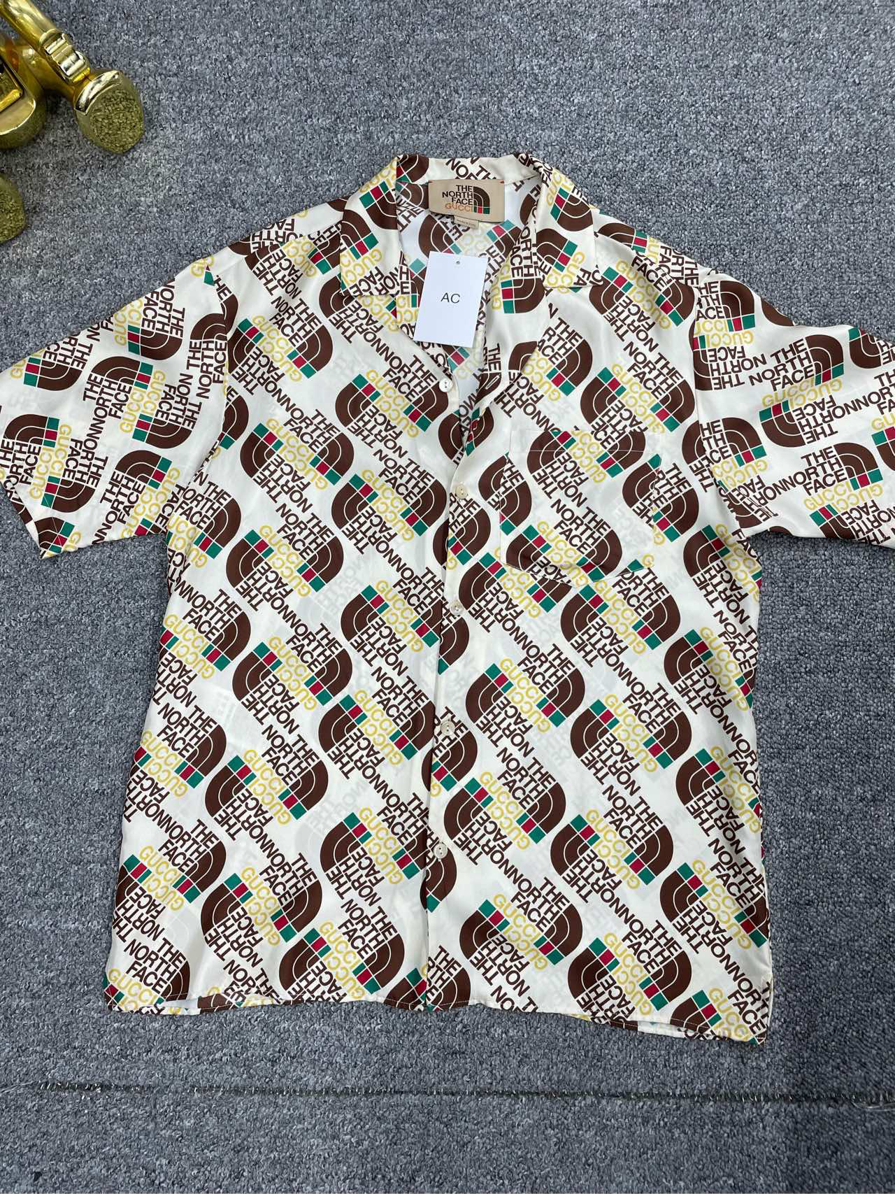 99新 GUCCI/古驰 99新/满印衬衫短袖/10629