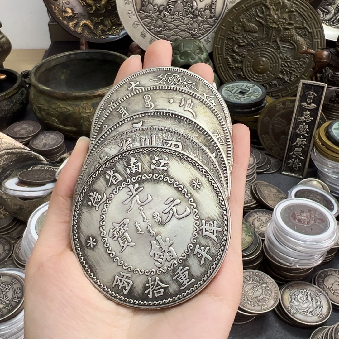 睛***天金属复古风格摆件