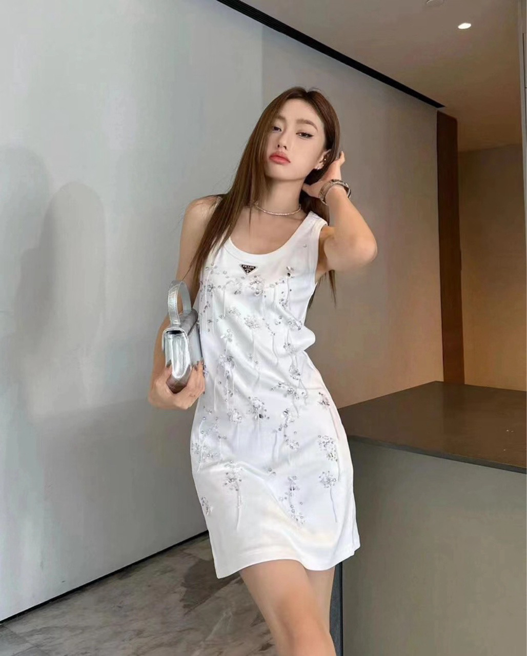 全新未使用 Prada/普拉达 重工钉珠背心裙 38码01782