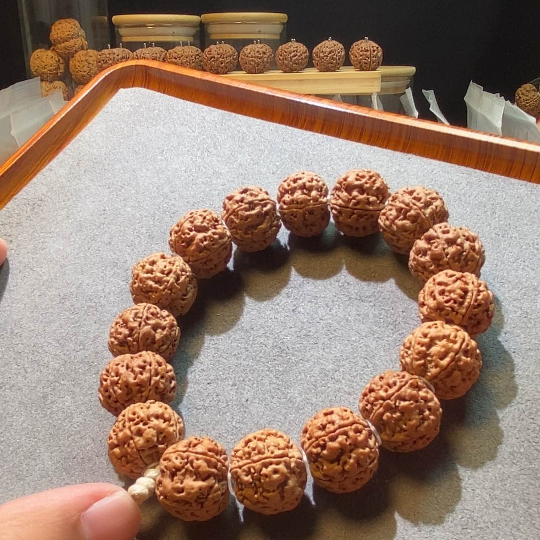 吊坠金刚菩提粱原生态头货蜂王19mm