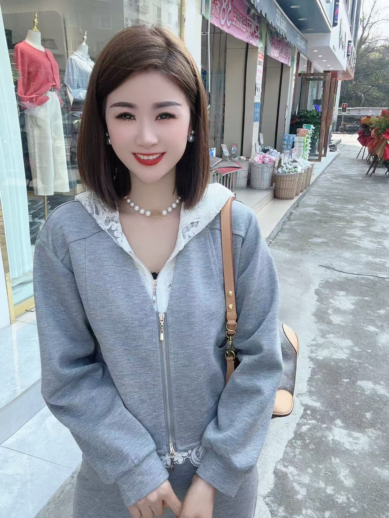 雪琴小屋设计感拼色蕾丝戴帽外套高腰阔腿裤两件套女