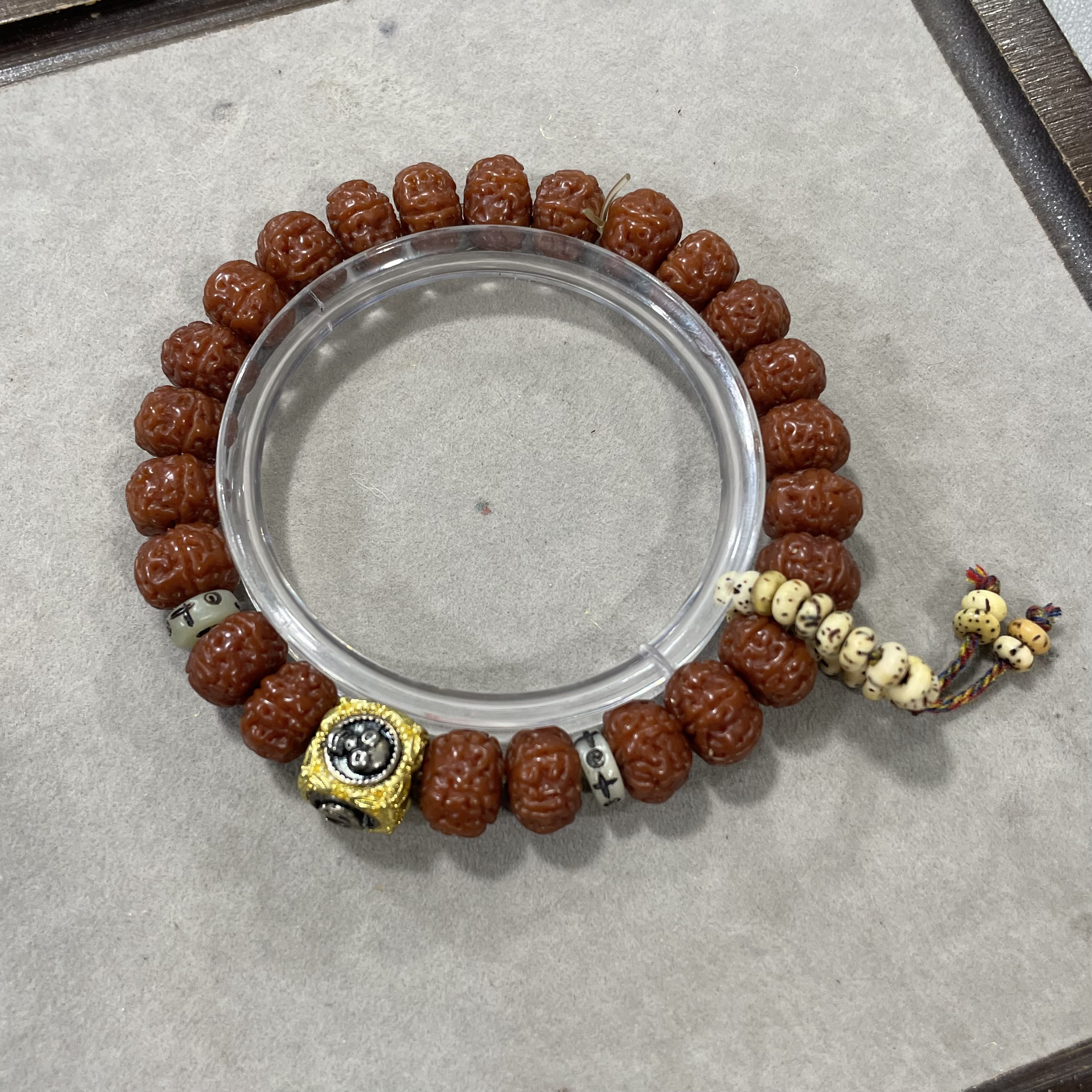 B278金刚菩提单圈手串