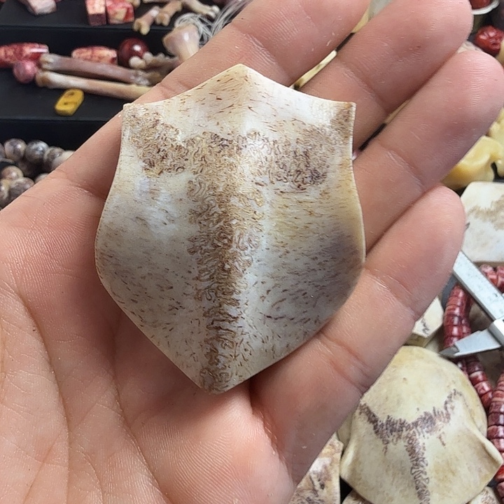 龙***贵花岗石铁合金养殖鹿头骨制作