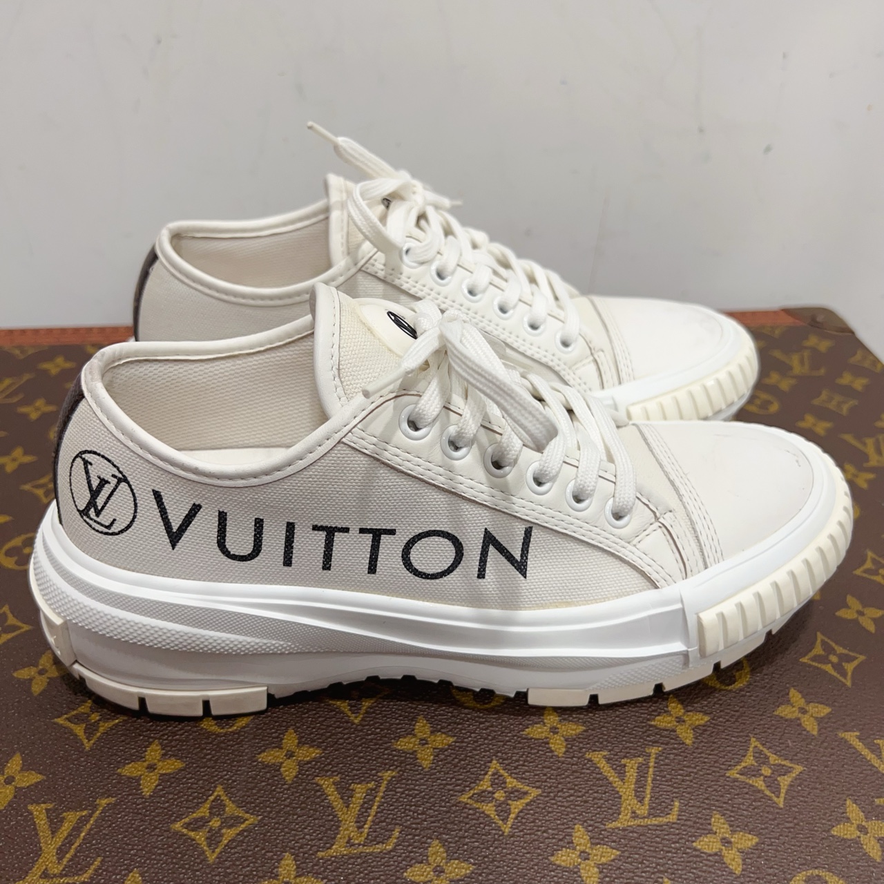 99新 LV 安洁利严选 板鞋 尺码36成色看直播GSS24480