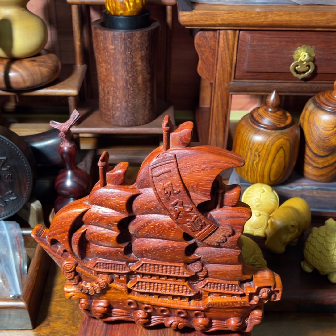 红***火红花梨木的一帆风顺摆件