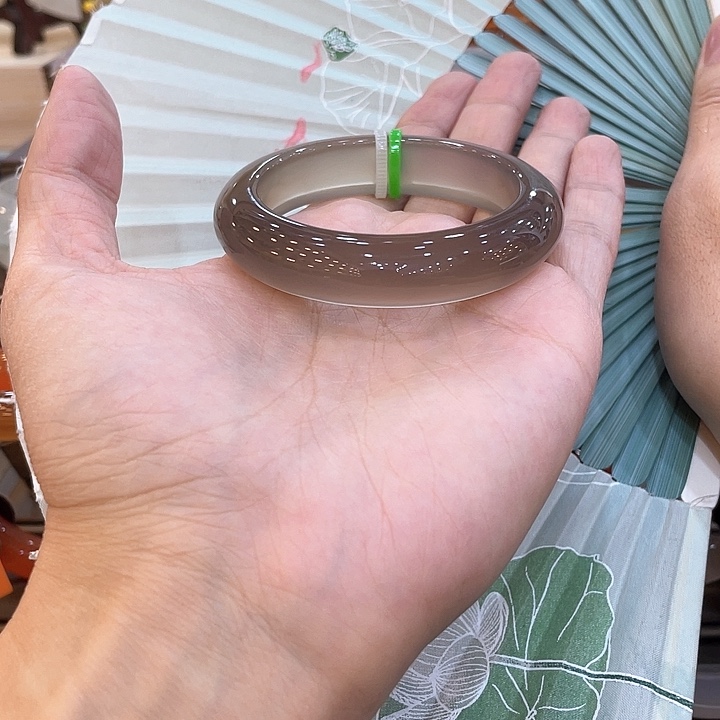 玛瑙/玉髓手镯未镶嵌卷*