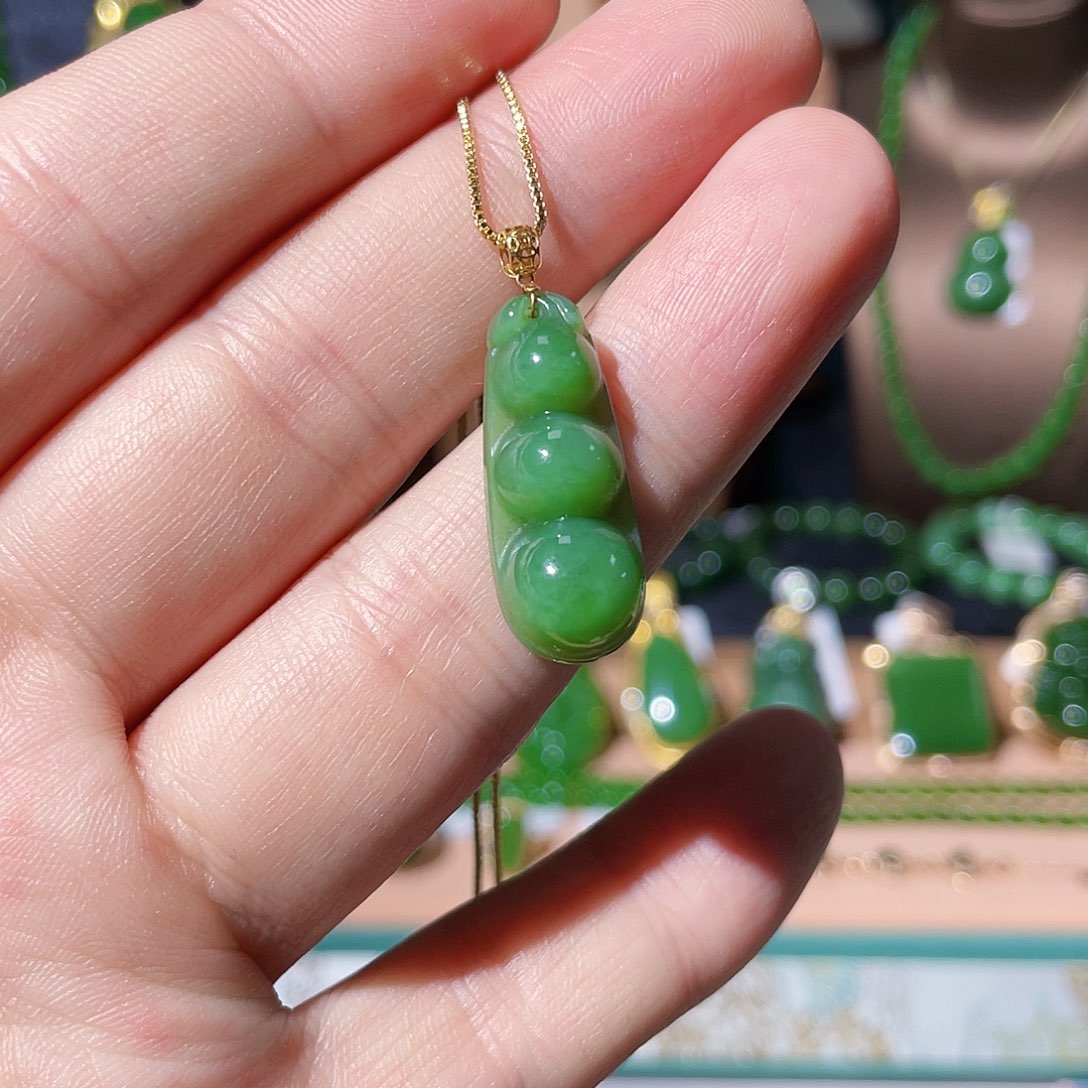 和田玉18K金镶嵌吊坠(不含链)