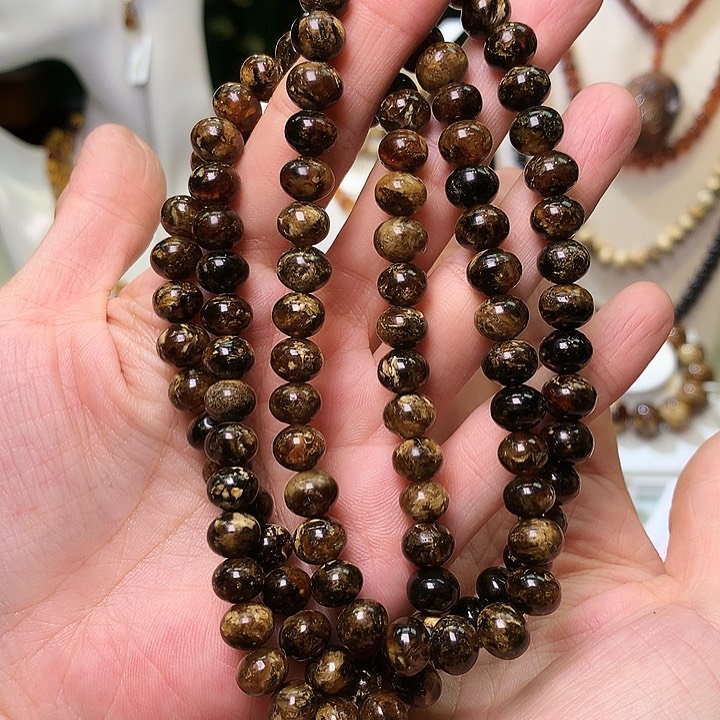 琥珀裸石未镶嵌火*抚顺琥珀