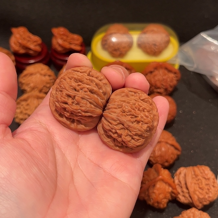 双***辉把件文玩核桃四座楼