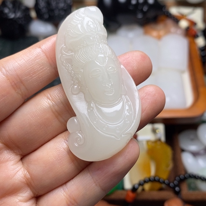 钠长石玉合金颈饰