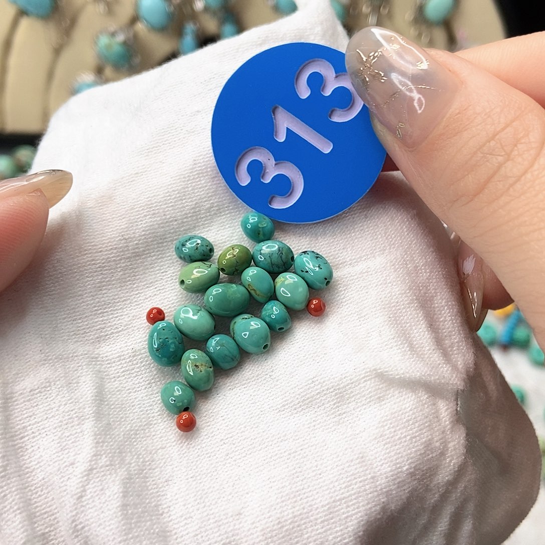 南红玛瑙未镶嵌珠宝奇石