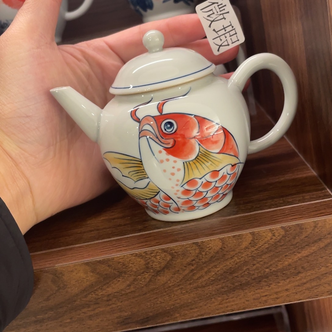 釉下手绘茶具微瑕