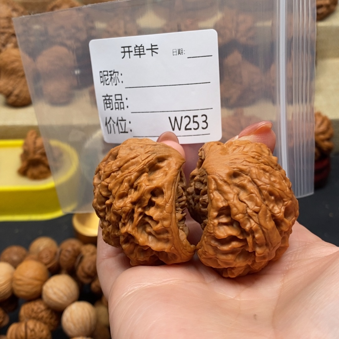 晓***悦把件文玩核桃文玩的好的人都是有钱有钱的