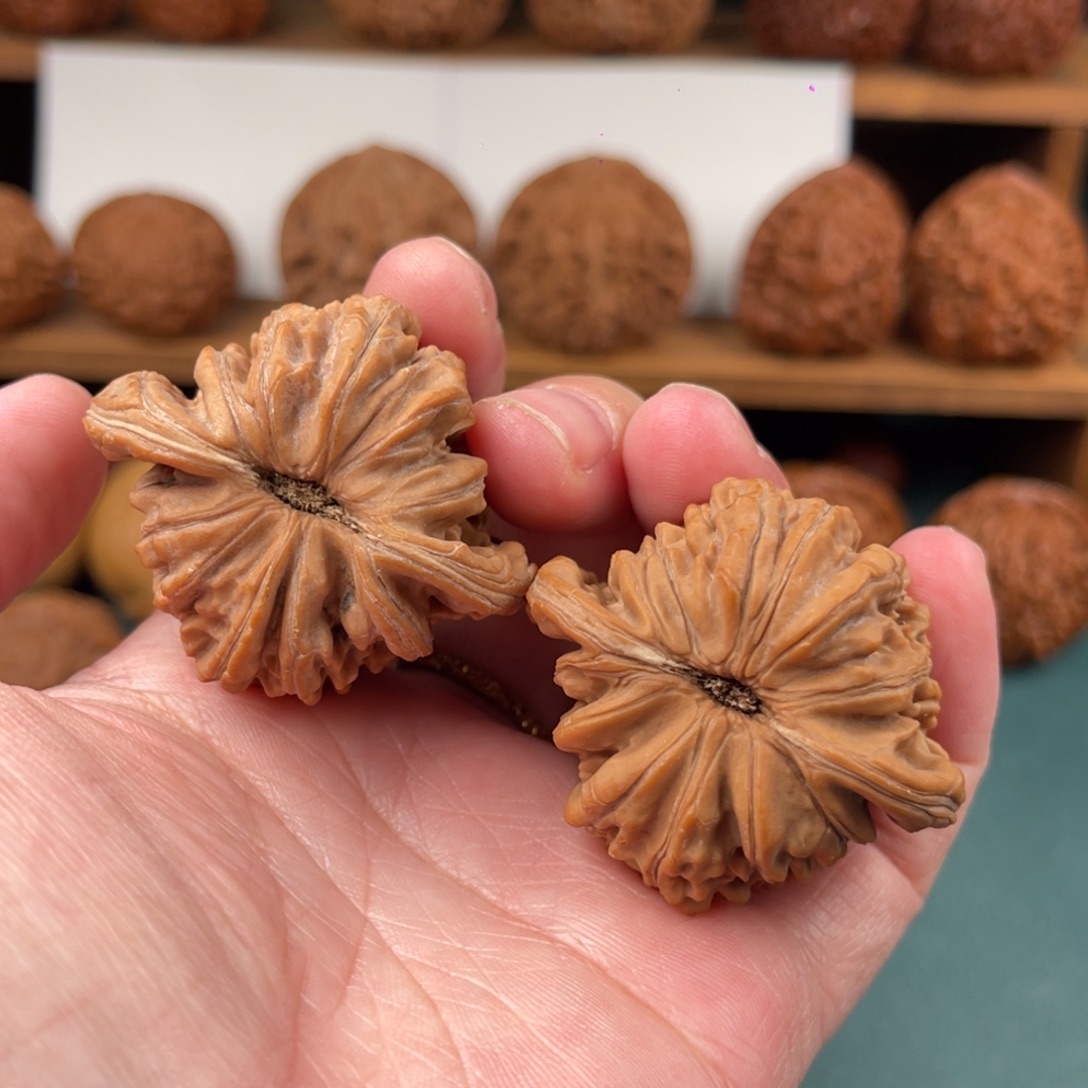 把件文玩核桃42.5/43尺平谷一代四座楼