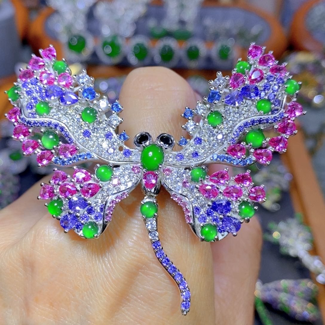 翡翠颈饰银S925镶嵌天然翡翠