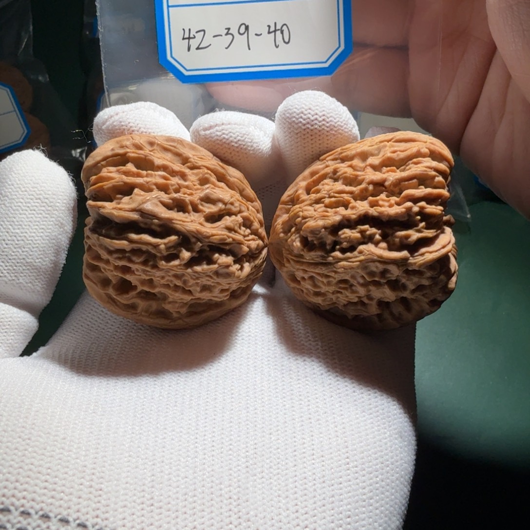 文玩核桃吊坠南疆凹底蝴蝶10