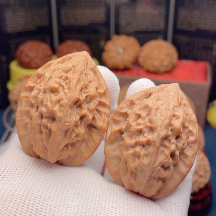 文玩核桃吊坠38高桩无药大红袍