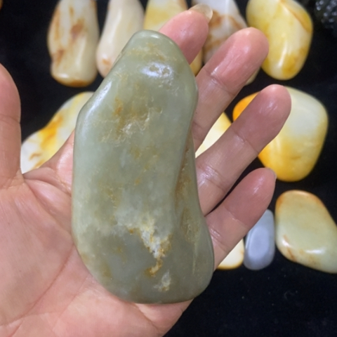 未镶嵌和田玉（糖玉）车挂