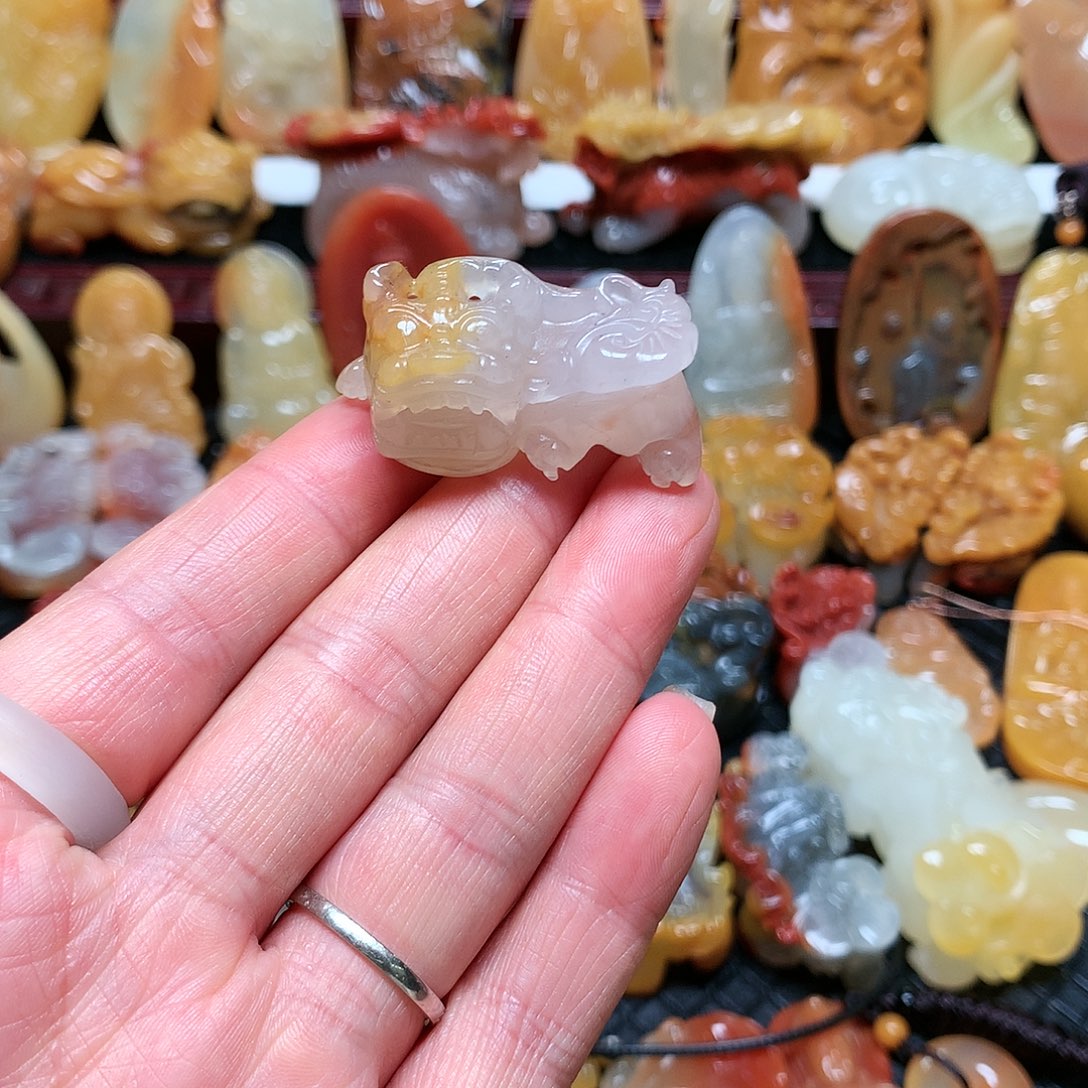 石英质玉（黄龙玉）挂件未镶嵌