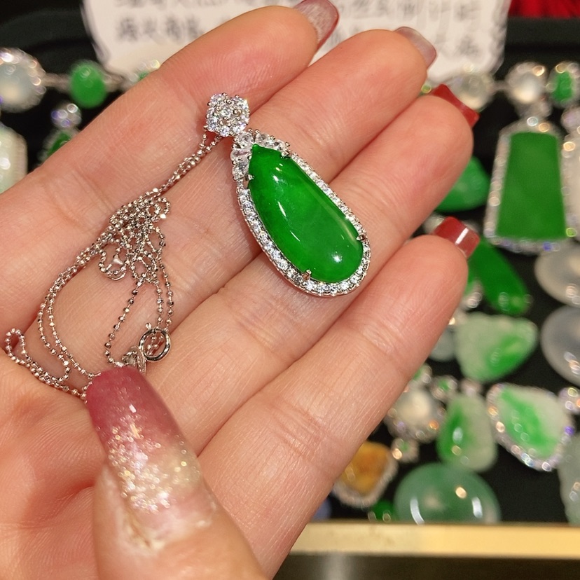 【闪购商品】颈饰未镶嵌翡翠天然翡翠