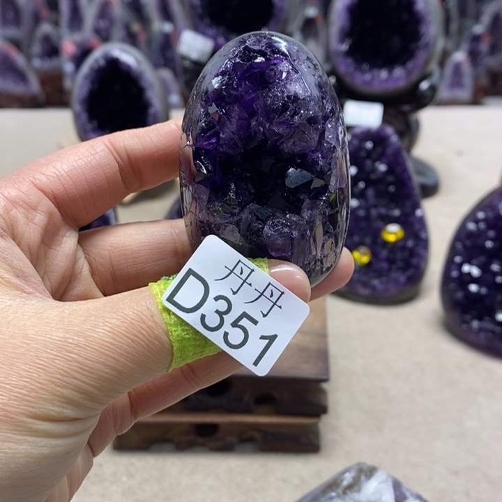 未镶嵌水晶大型摆件（非配饰）