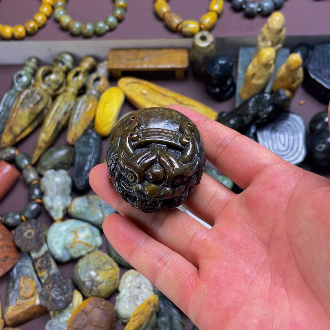 【闪购商品】未镶嵌岫岩河磨玉（透闪石质玉）挂件