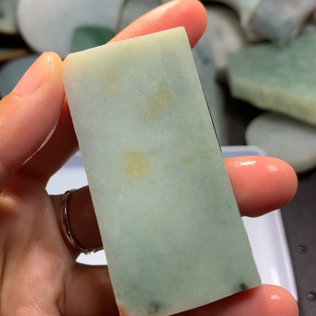 翡翠颈饰未镶嵌料子