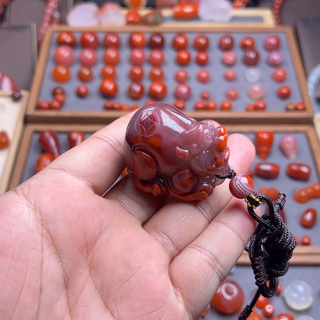 南红玛瑙未镶嵌珠宝奇石