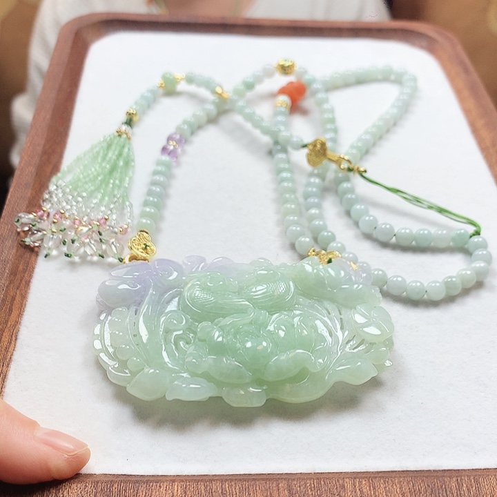 翡翠颈饰未镶嵌吊坠