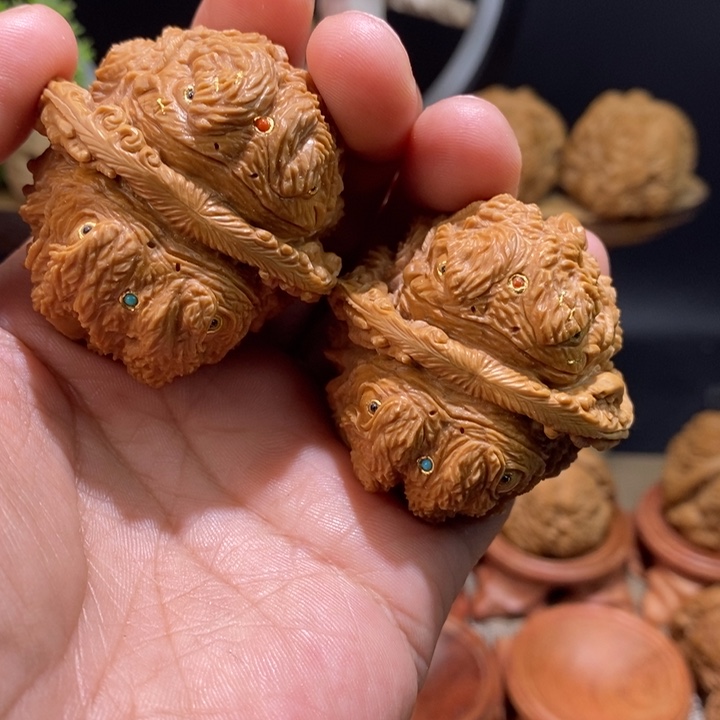 核桃把件小***长纯手工雕刻文玩核桃