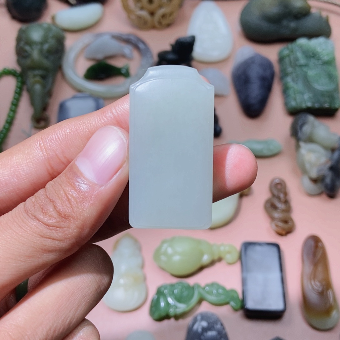 和田玉颈饰未镶嵌定制