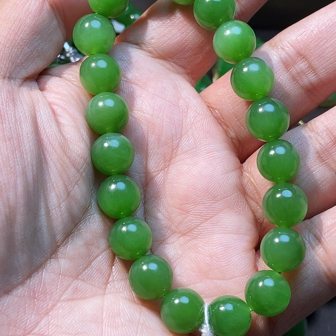 朱***珠和田玉（碧玉）未镶嵌手串