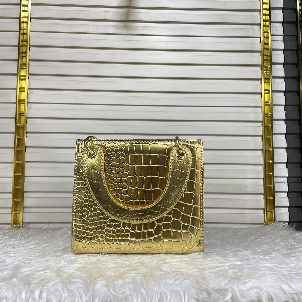 单肩包竖式手提式轻奢经典纹肩包百搭链条色黄色