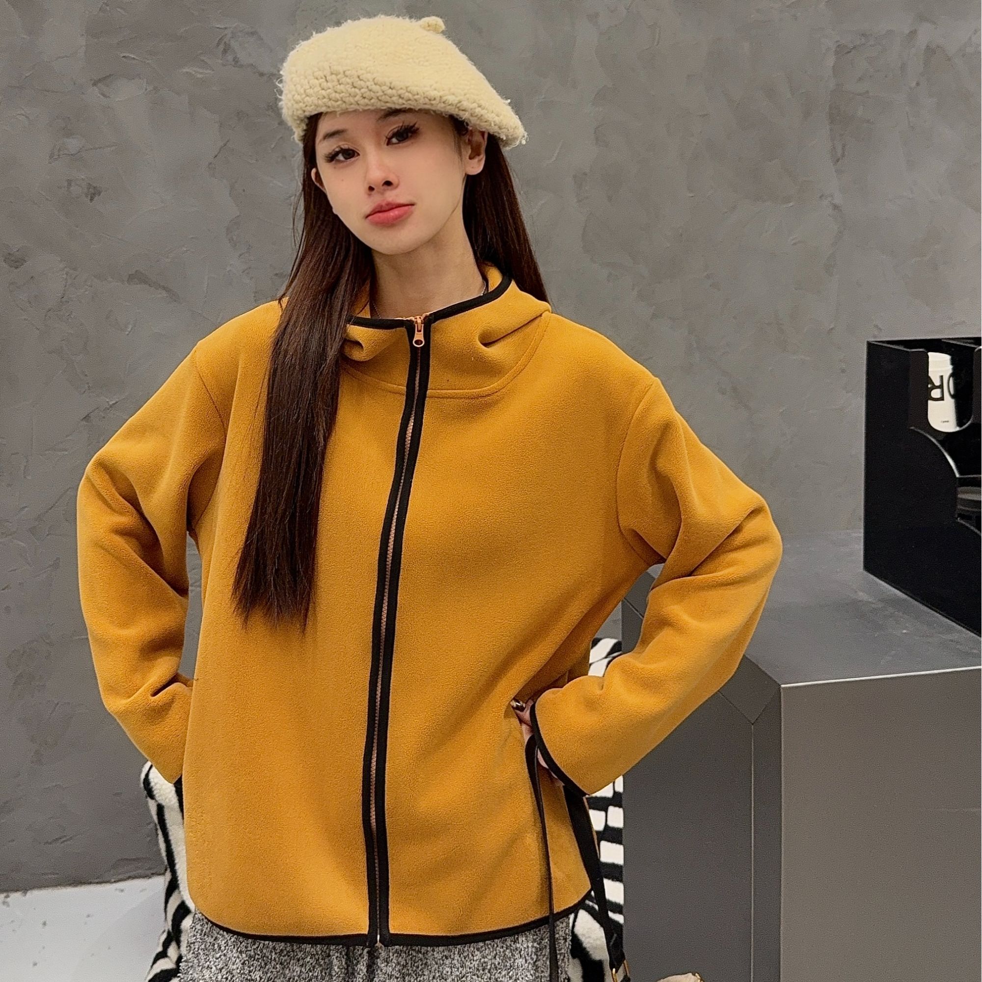 L146冬季新款奥利绒时尚潮流百搭包条连帽拉链休闲女士外套25-203