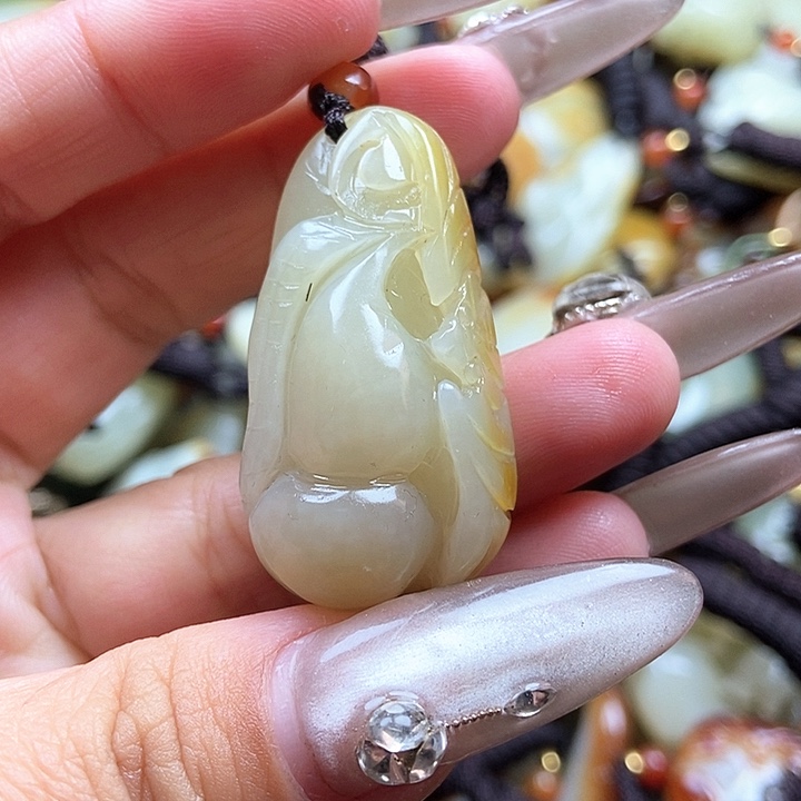 和田玉颈饰未镶嵌