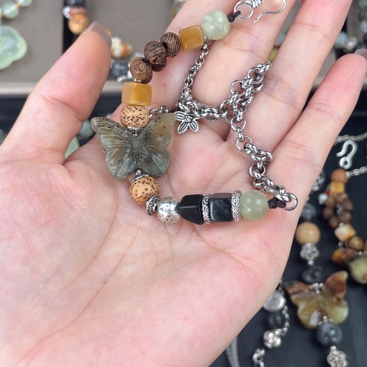 蛇纹石玉合金颈饰