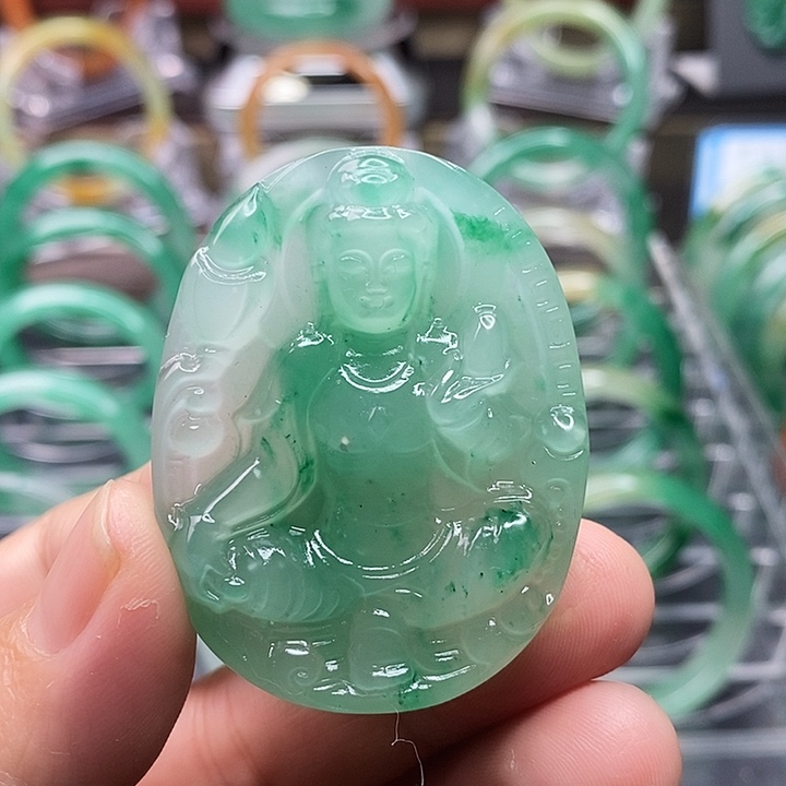 石英质玉颈饰未镶嵌