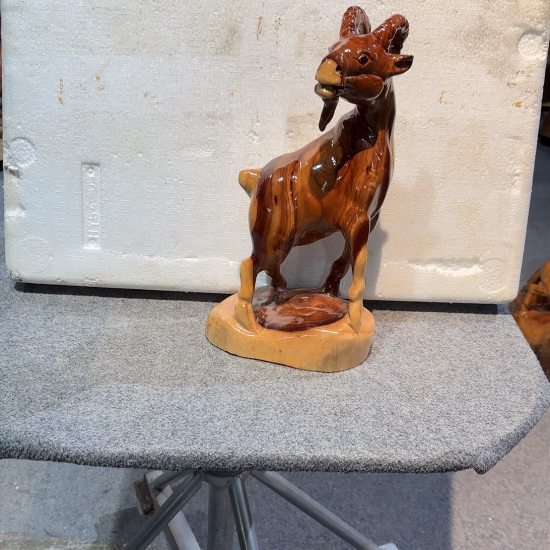 用***8香樟木纯手工制作工艺品