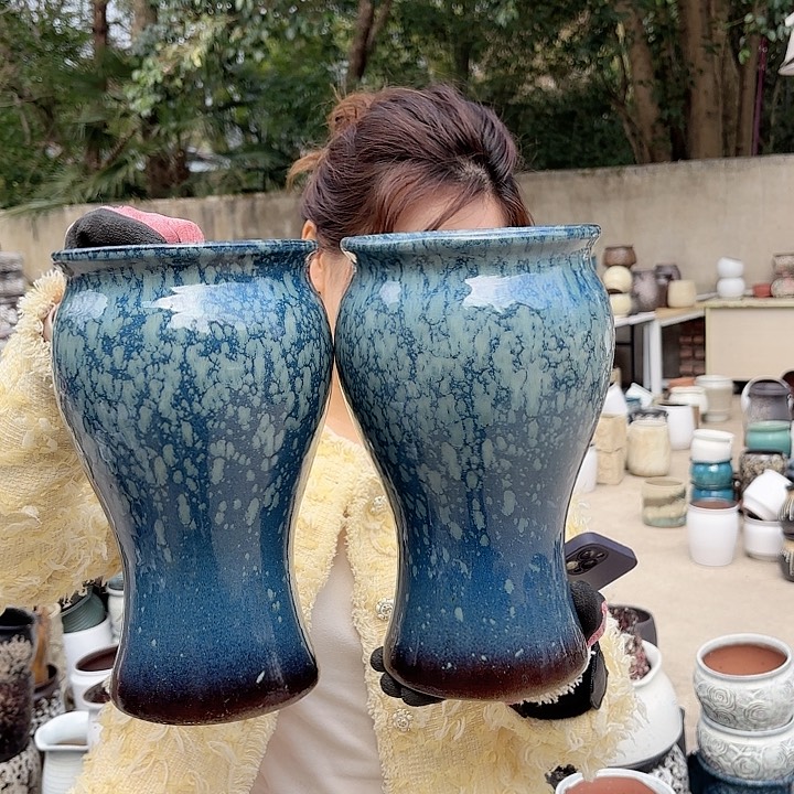 红陶口20高27两个蓝雪花鱼尾