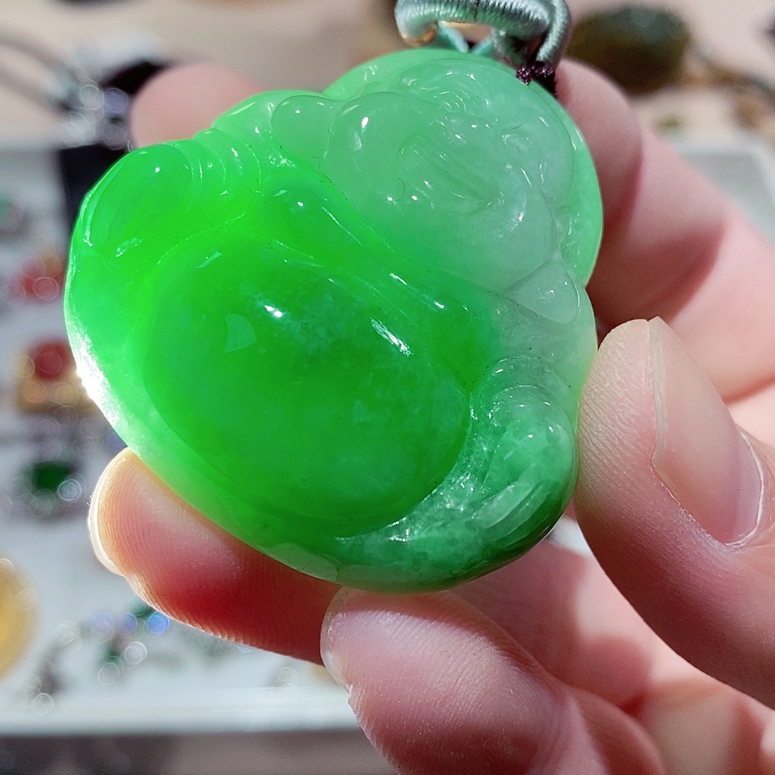 翡翠颈饰未镶嵌翡翠