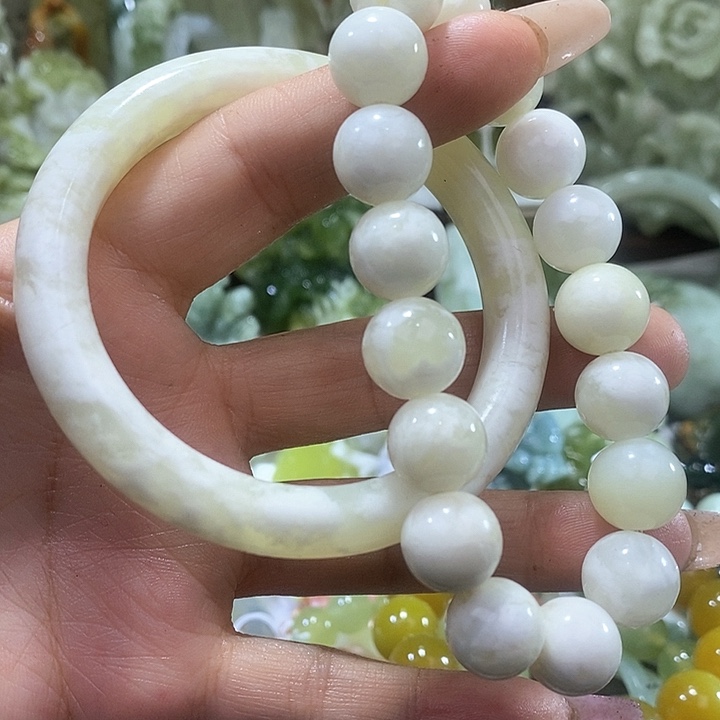 岫玉岫玉一套未镶嵌