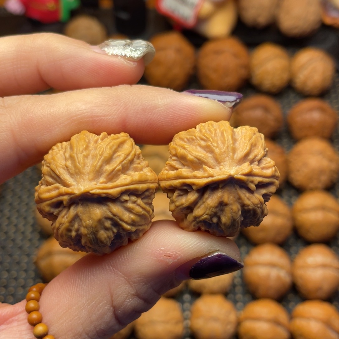 文玩核桃吊坠27尺全品闷尖蝴蝶磨盘00017